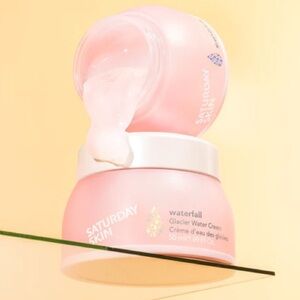 Saturday Skin Waterfall Glacial Water Cream.